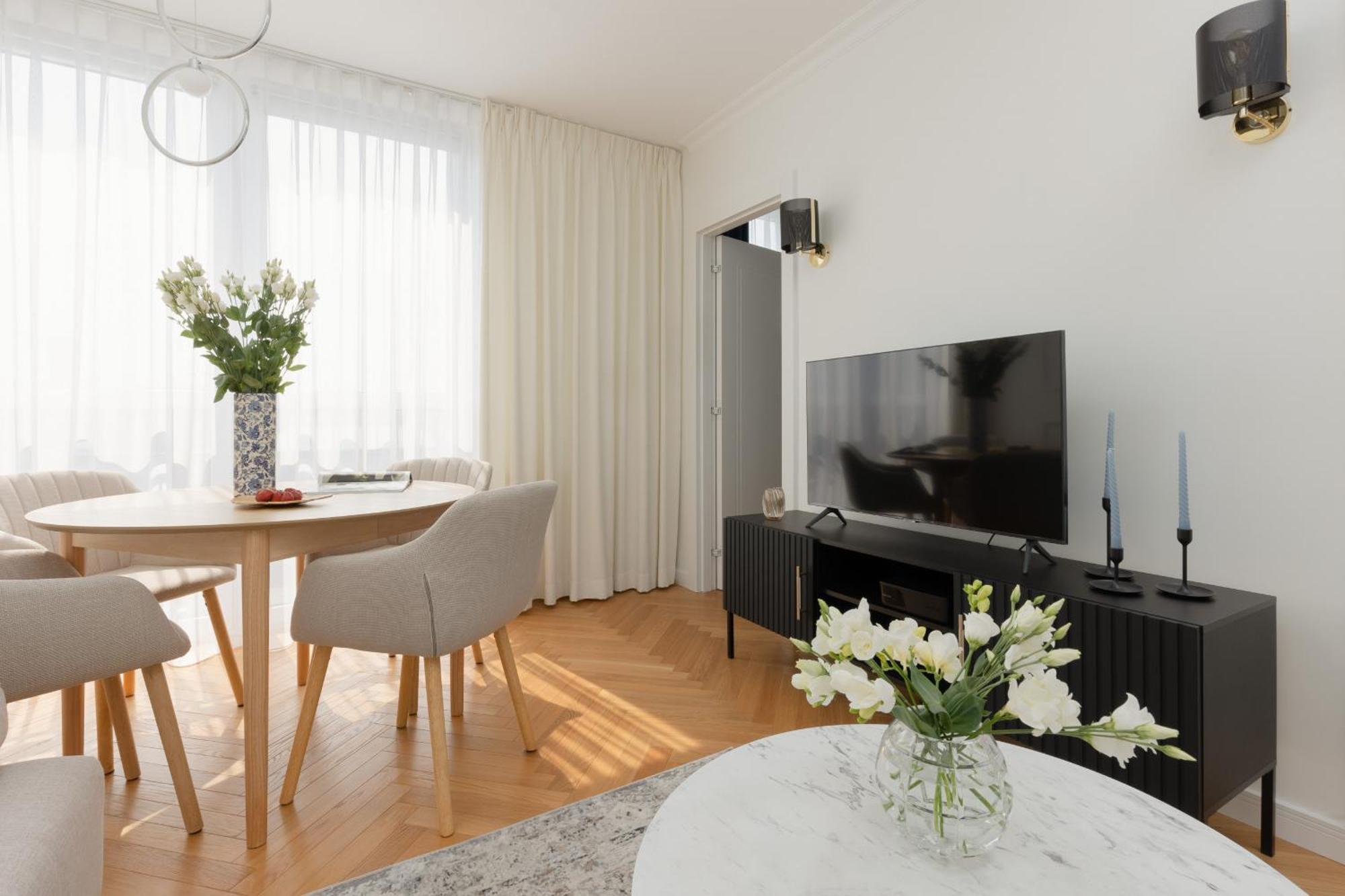 Senatorska By Renters Apartment Warsaw