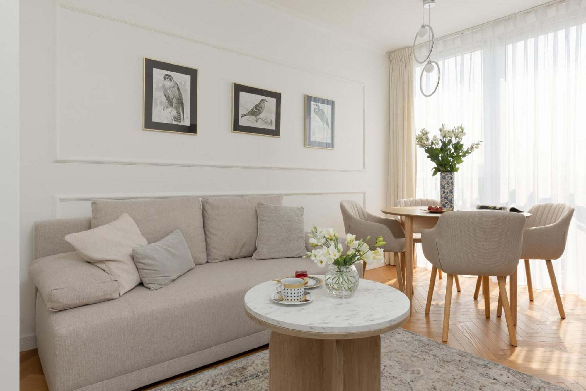 Senatorska By Renters Apartment
