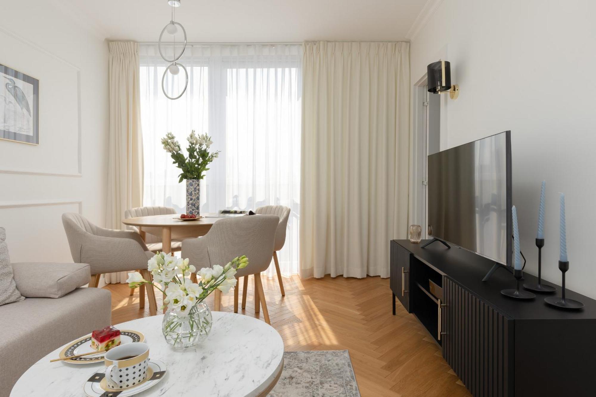 Apartment Senatorska By Renters Warsaw
